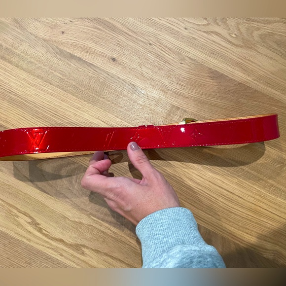 Louis Vuitton, Patent and Leather Belt, Color Red, Size 30/32 - Picture 4 of 7
